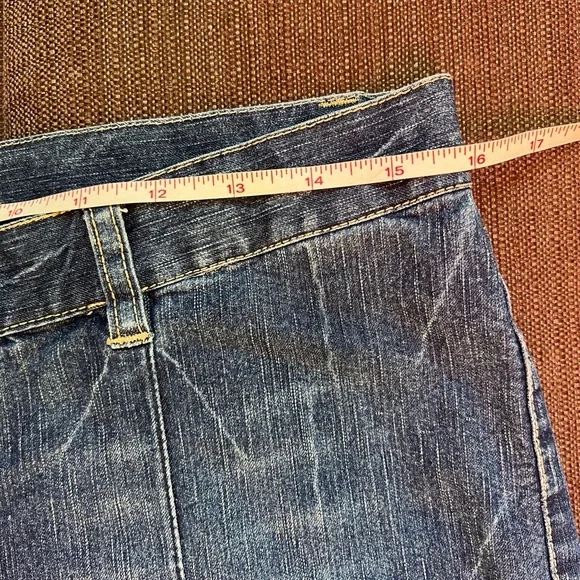 Vintage Rocawear Flare Bell
Bottom Stretch Blue Jeans
Womens Size 7 / 8 - Picture 7 of 13
